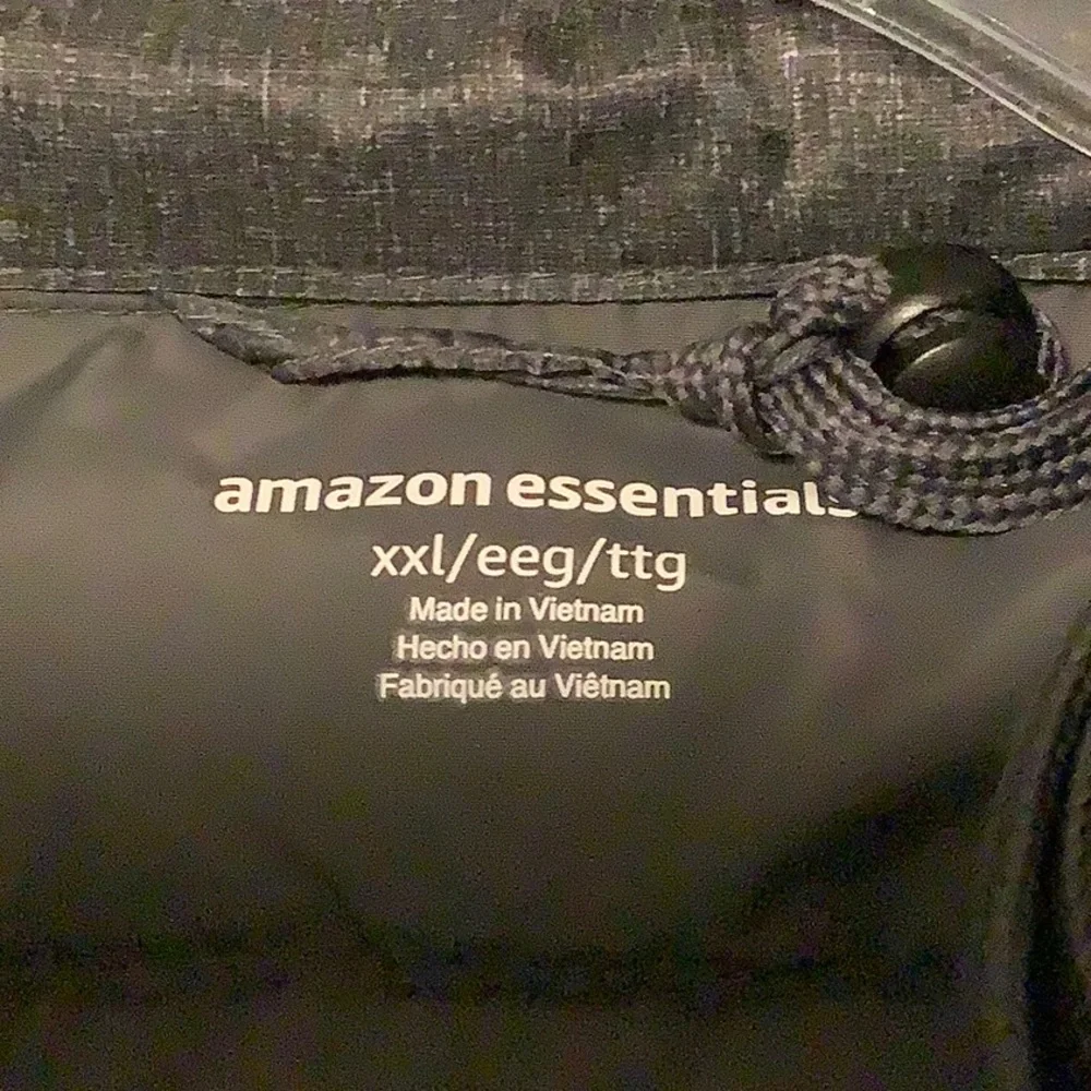 AMAZON ESSENTIALS Lightweight Packable Puffer Jacket